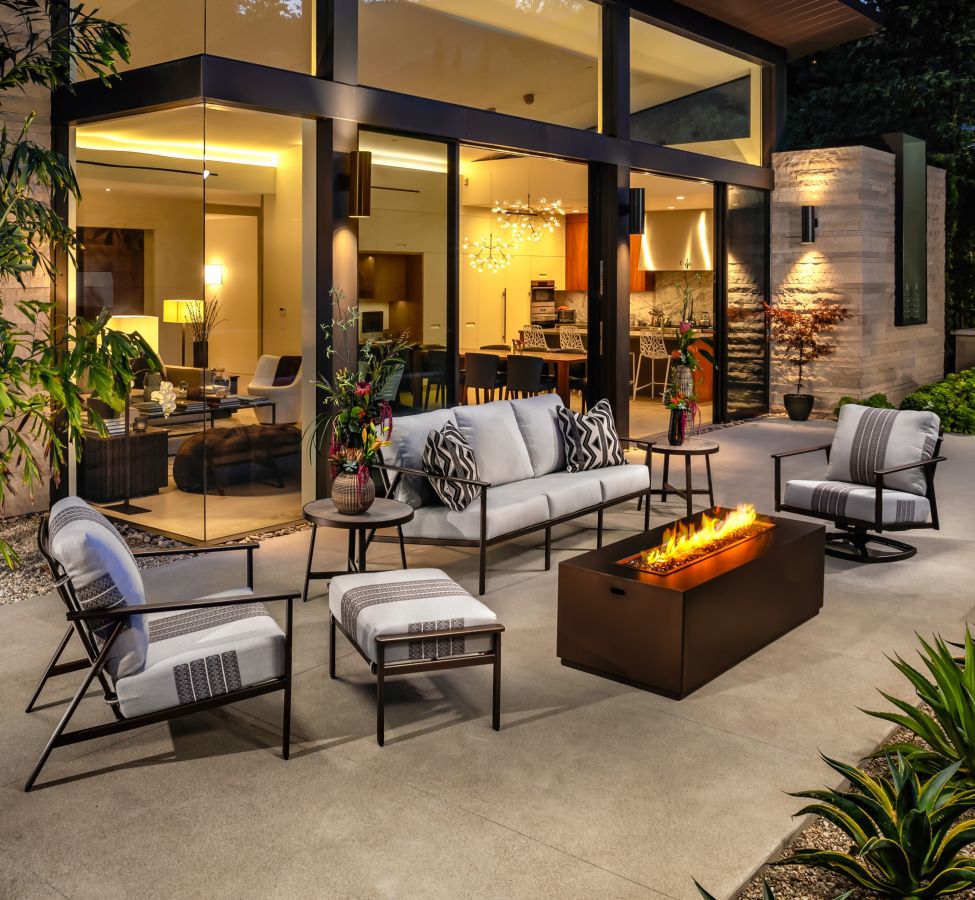  : outdoor-patio