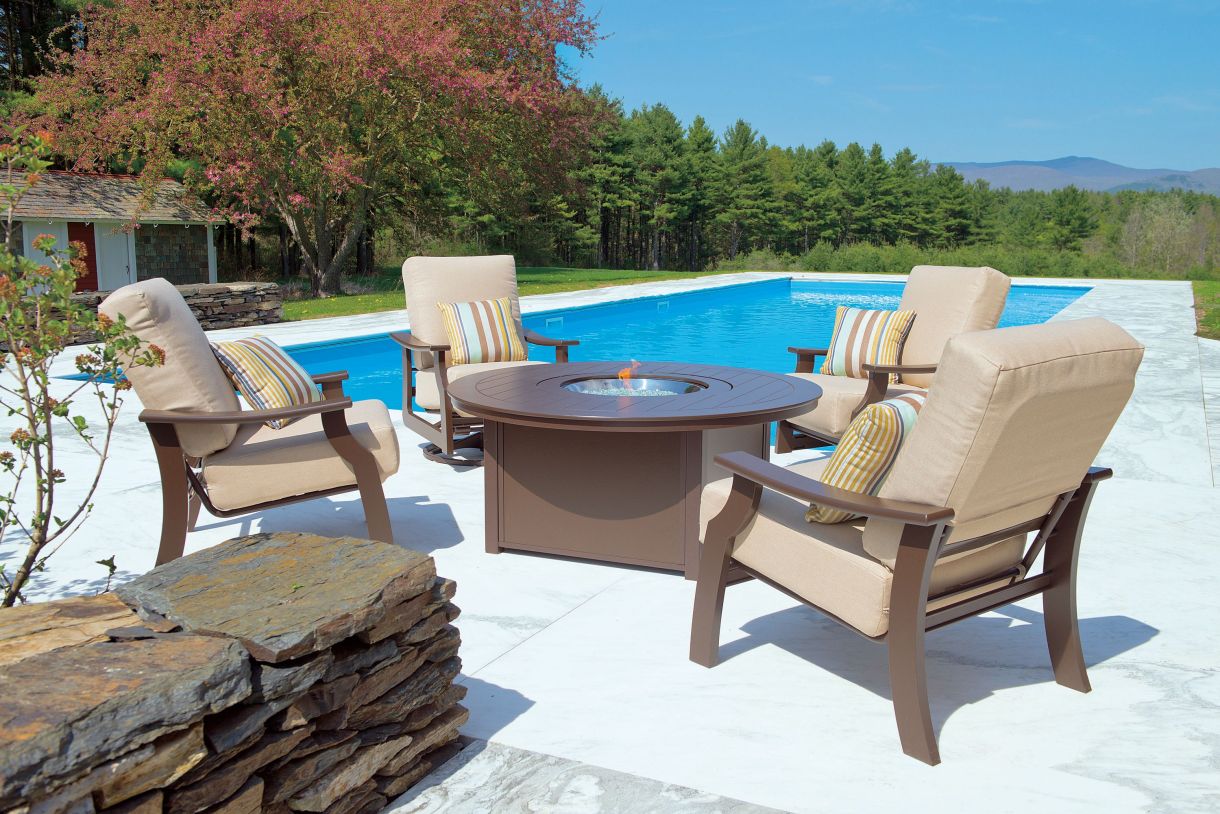  : outdoor-patio